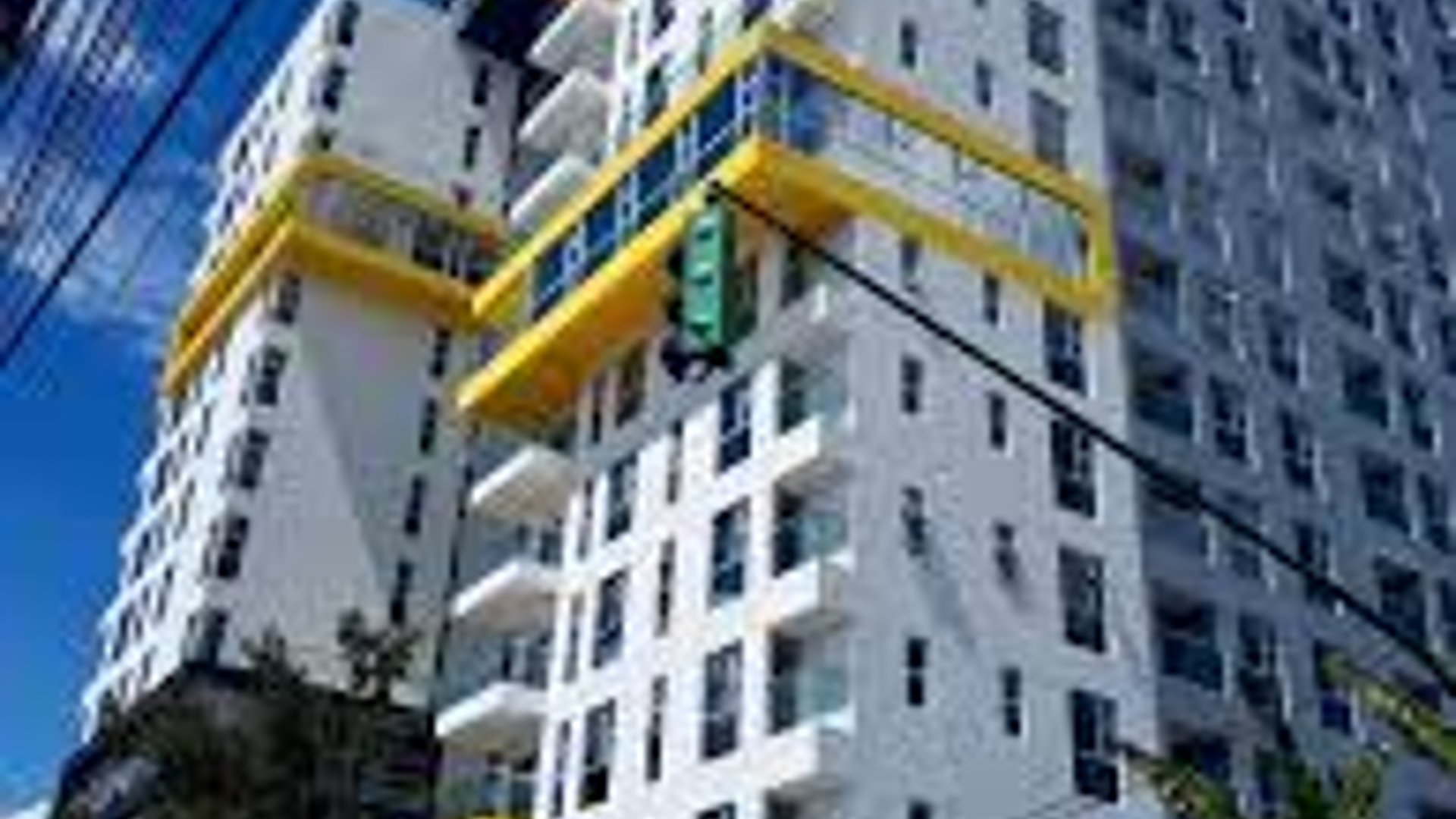 📍 APARTAMENTO EN RENTA – 2 HAB + 2 BALCONES | CITYHAUS | ZONA 10