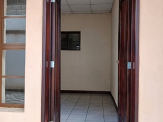 Venta de Casa en área comercial de la zona 13 Pamplona - Image 15