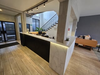 Venta de casa 2 niveles ideal para oficinas en zona 10 Ref-5647 - 3
