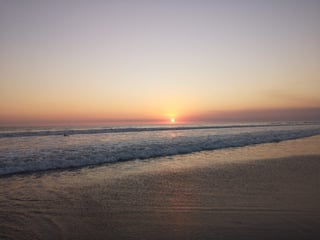 Venta de Linda Casa Frente al Mar - El Ahumado - Image 1
