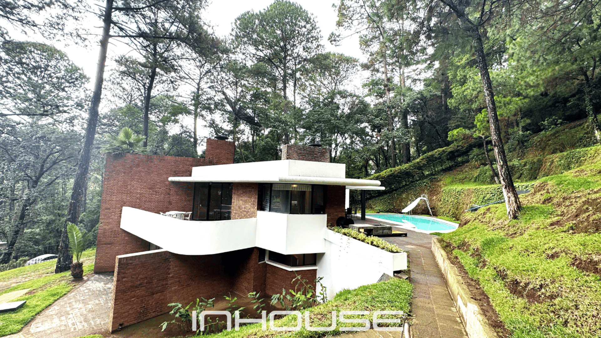 CASA EN VENTA EN KM 24 CARRETERA A SAN LUCAS CON PISCINA 