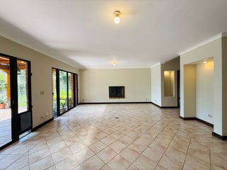 VENTA DE HERMOSA Y AMPLIA CASA - LAS ROTONDAS, KM 18.5 CES - 5