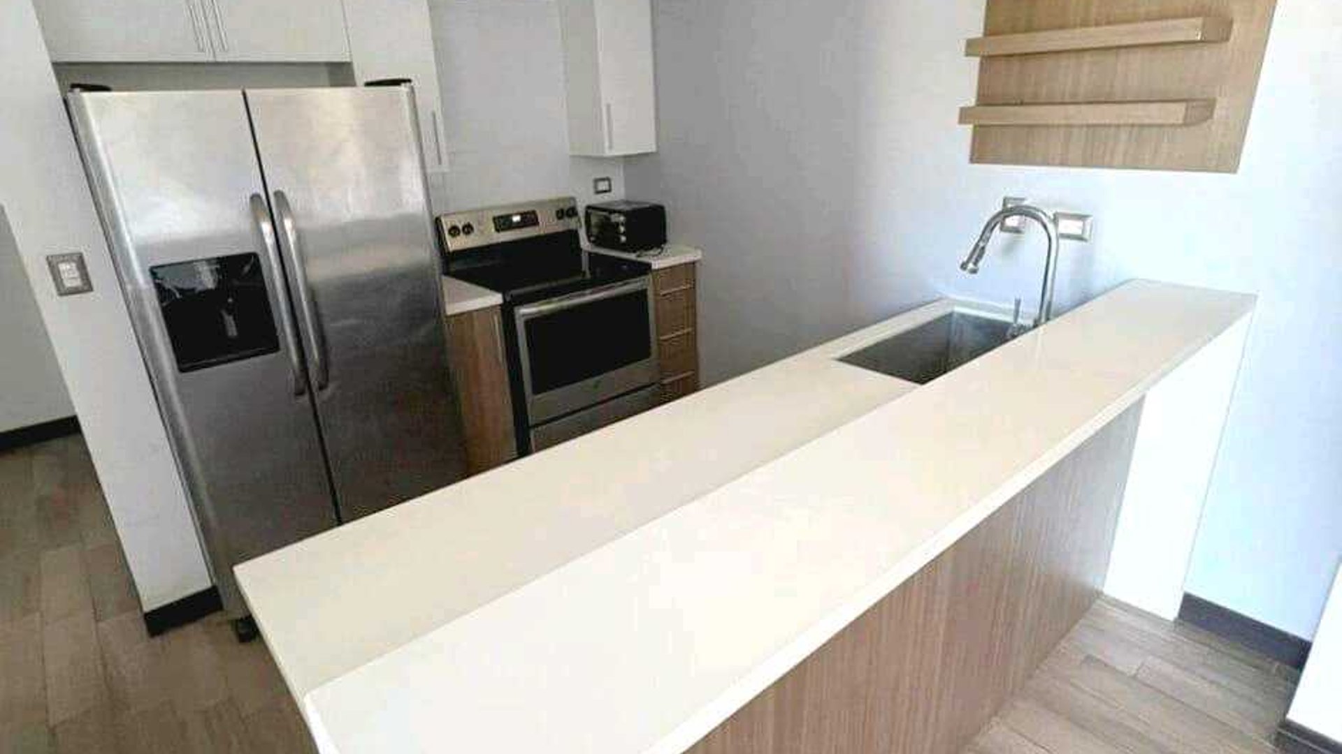 APARTAMENTO EN ALQUILER????Edificio San Isidro 20/21, Zona 16

100 Mts² - Miniatura 7