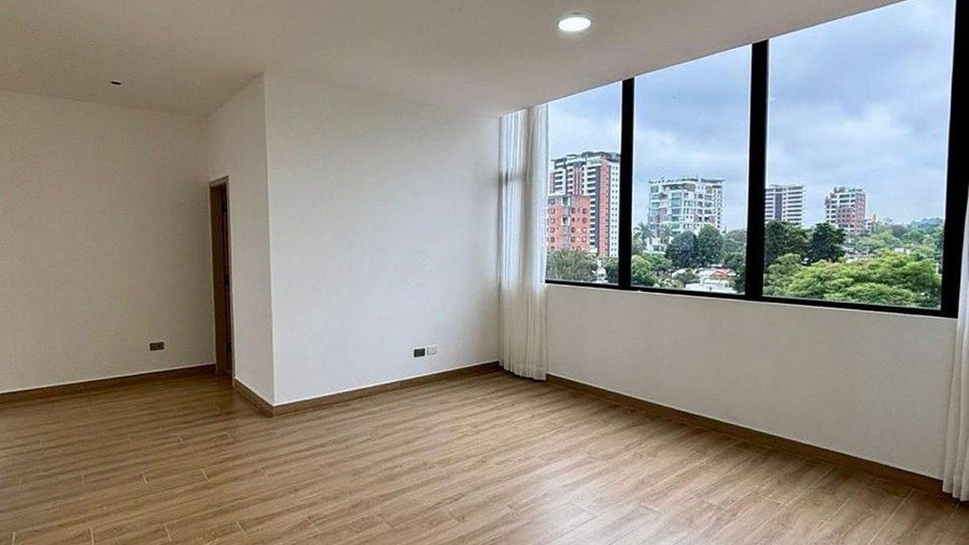*APARTAMENTO EN ALQUILER – Edificio Sama, zona 15 VH2 - Miniatura 5