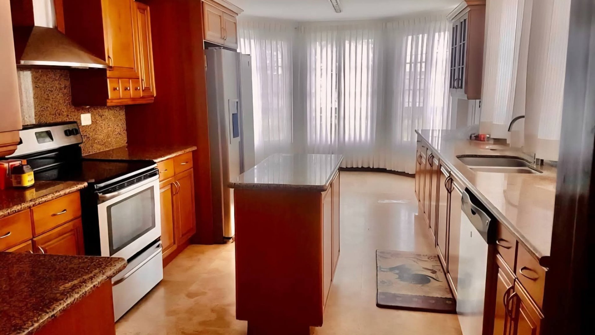 Espectacular casa en venta zona 16, La montaña. - Miniatura 8