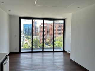 Apartamento en VENTA en Edificio Vasanta zona 10 - Image 2
