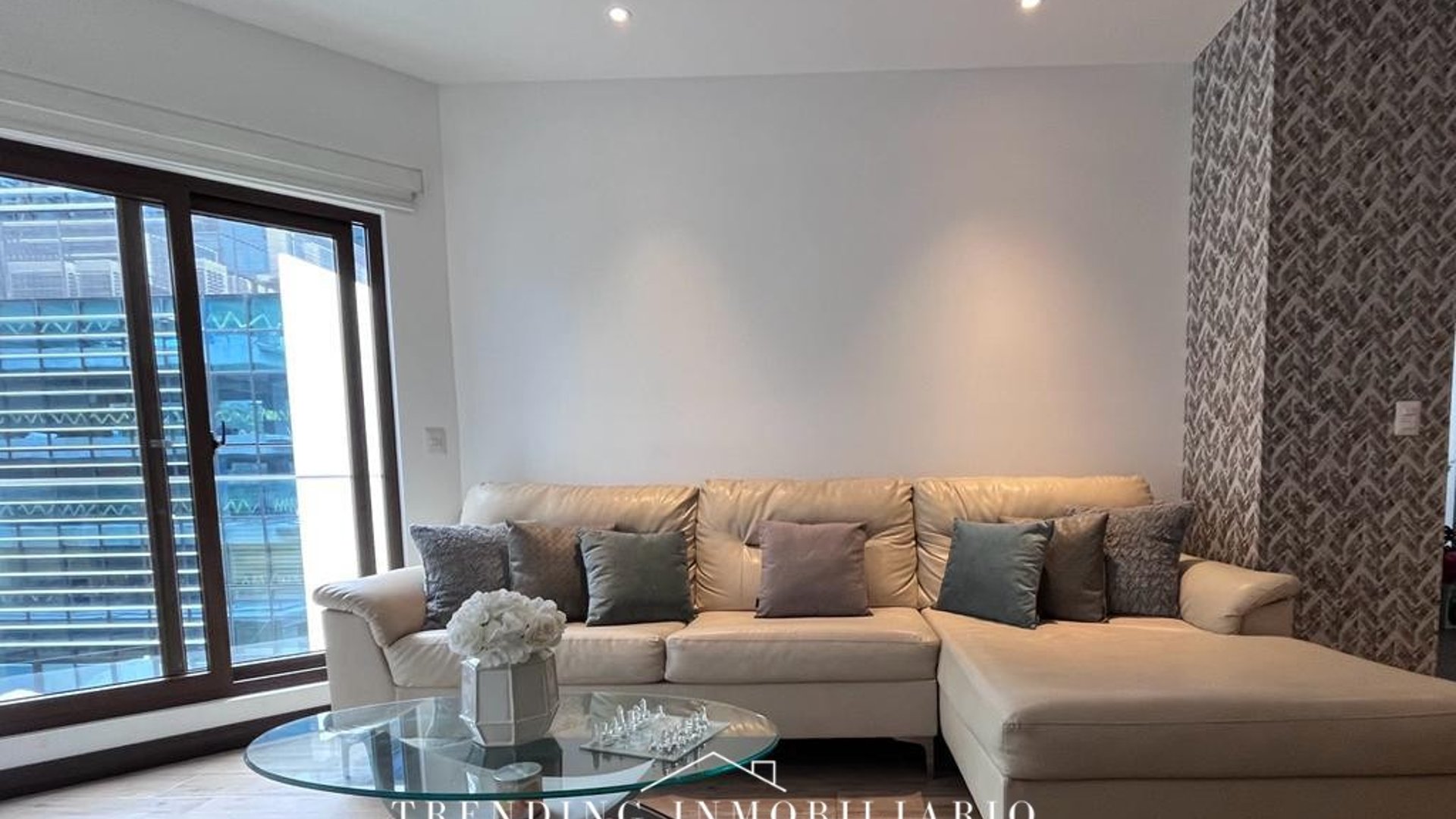 Furnished 3-Bedroom Apartment for Rent in Zone 10, Guatemala City | 2 Parking Spaces | $1600