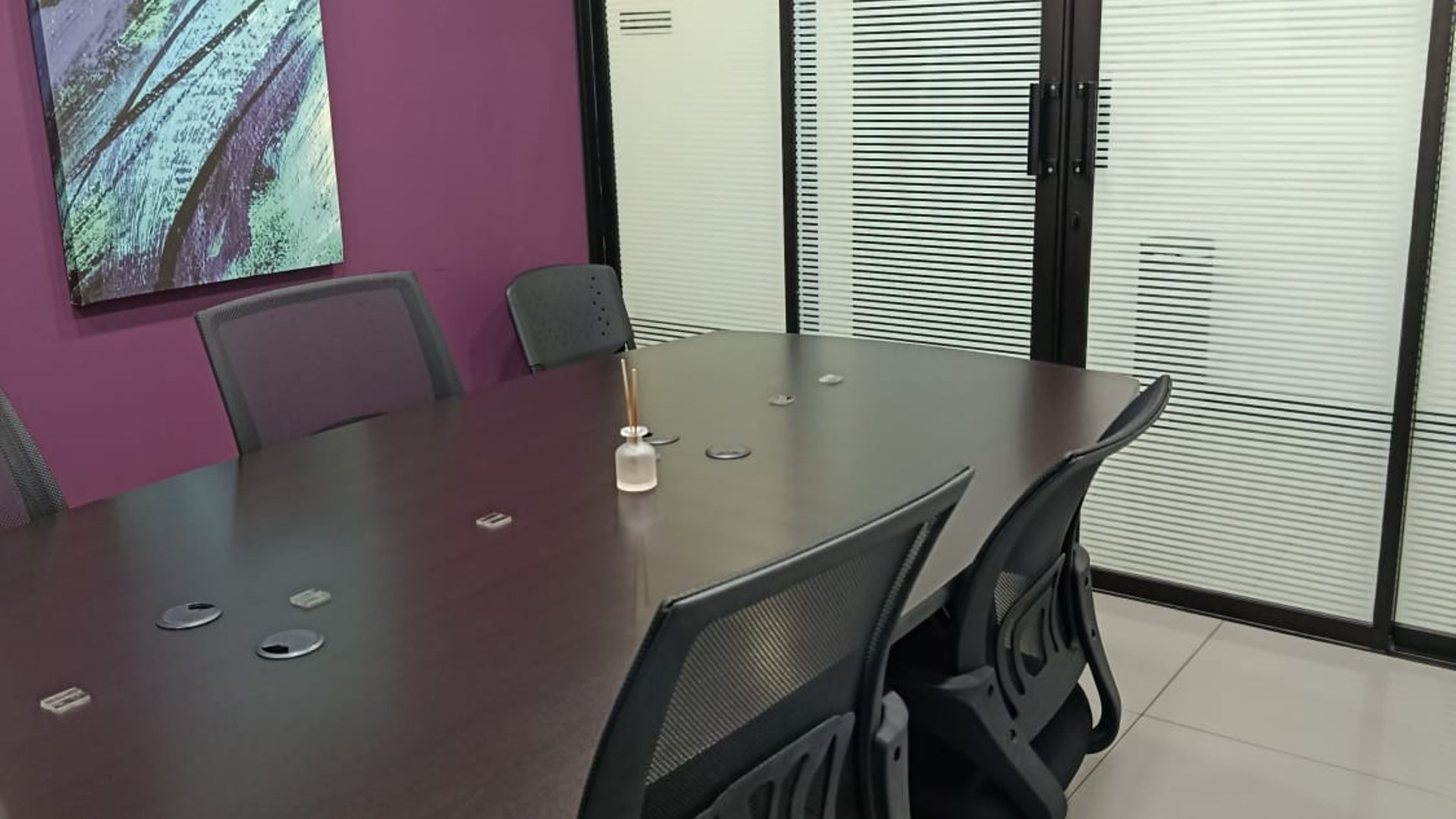 ALQUILO LINDAS Y ECONOMICAS OFICINAS EN ZONA 12 - Miniatura 7