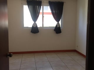 Apartamento en venta - 3 habitaciones nivel medio en  zona 12 Ref-5770 - 3