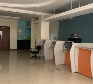 LOCAL EN CENTRO COMERCIAL FLORES DEL LAGO