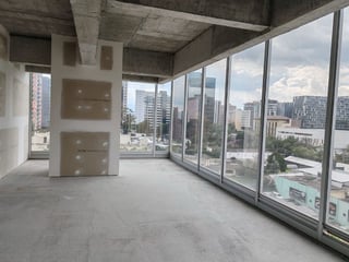 Venta de oficina en obra gris para estrenar en Vasanta Zona 10 - 3