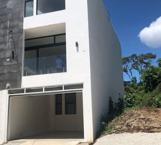 Casa en venta, Zona 16, Hacienda Real.
