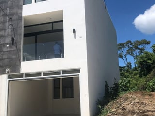 Casa en venta, Zona 16, Hacienda Real. - Image 1