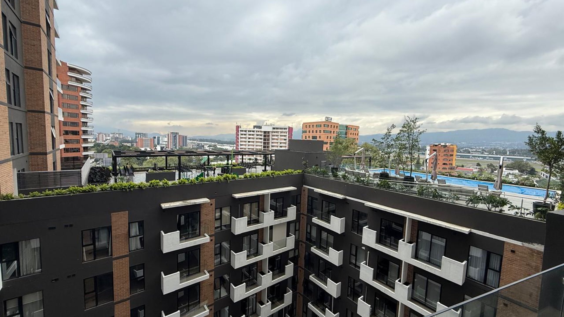 Apartamento en Alquiler Edificio Parque 14, zona 14  - Miniatura 21