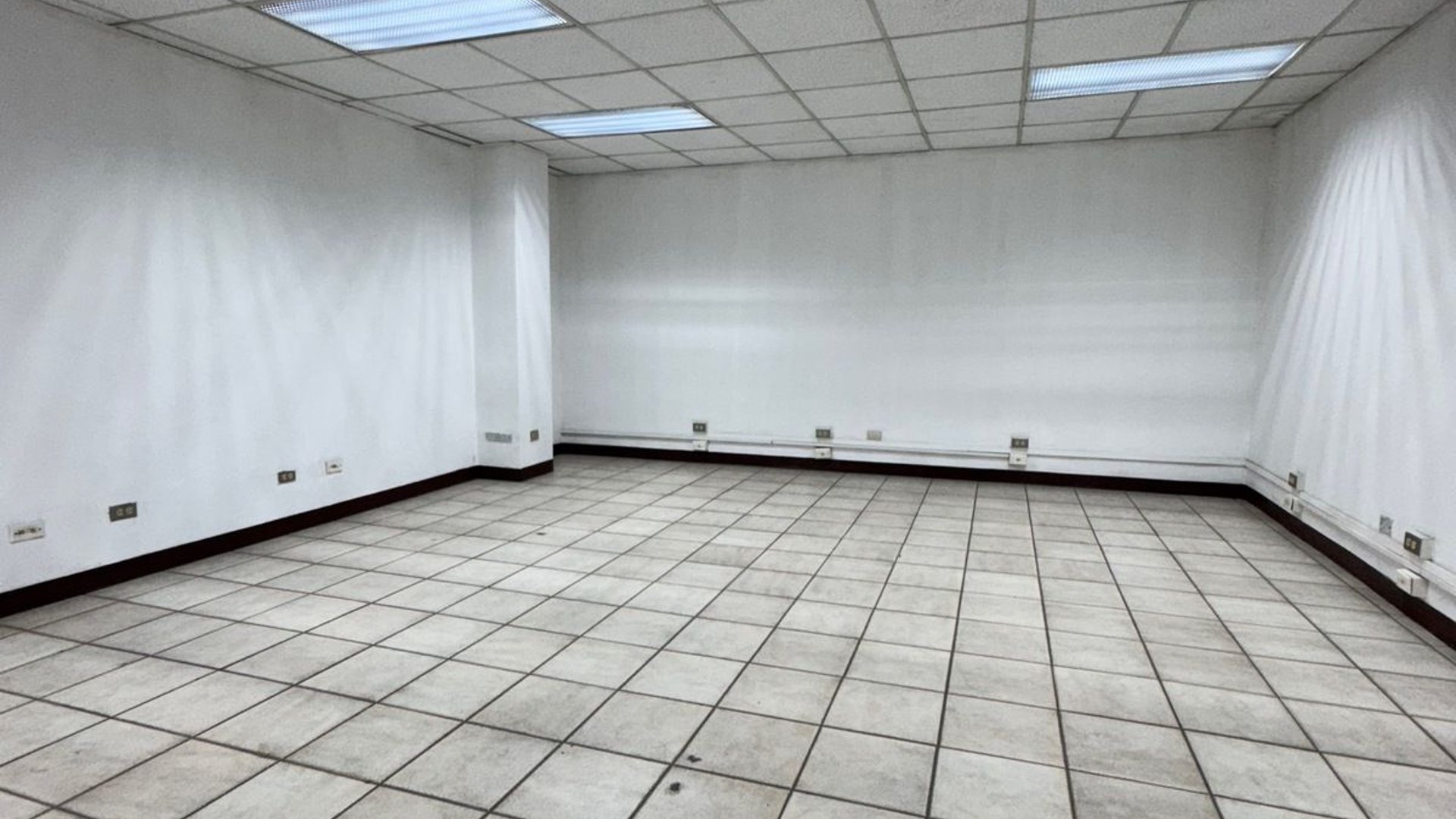 Edificio en Alquiler Zona 10 - Miniatura 34