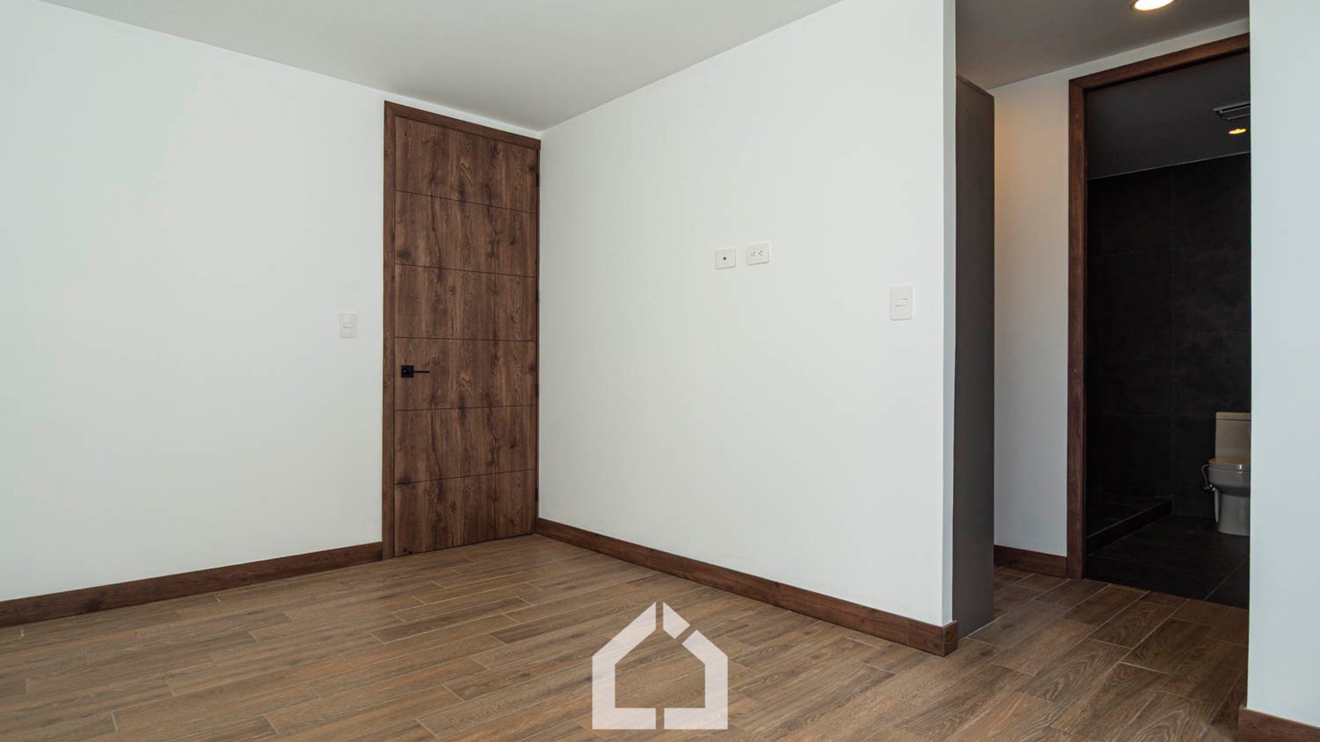 Apartamento de 2 habitaciones en edificio 21B+, zona 15 - Miniatura 5
