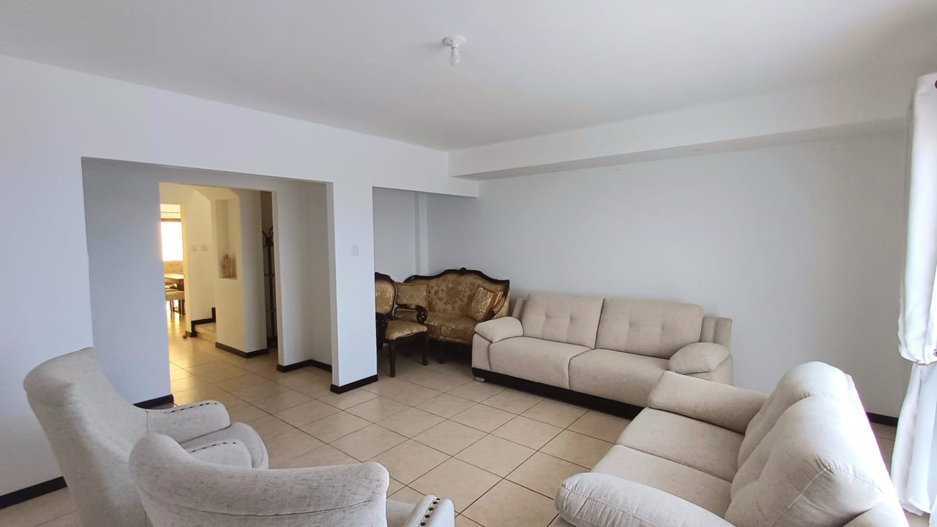 VENTA Casa Zona 16 Condominio Vistas de San Isidro III - Miniatura 2