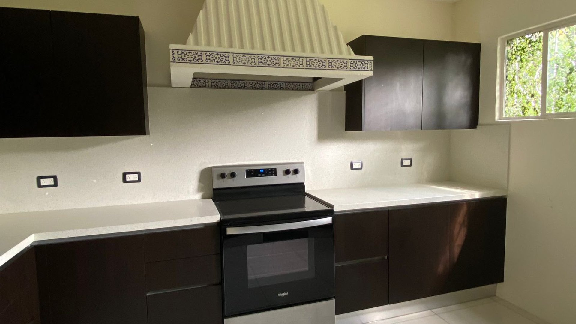📍 CASA EN RENTA – 3 HAB + JARDÍN | RESIDENCIAL OAKLAND | ZONA 10