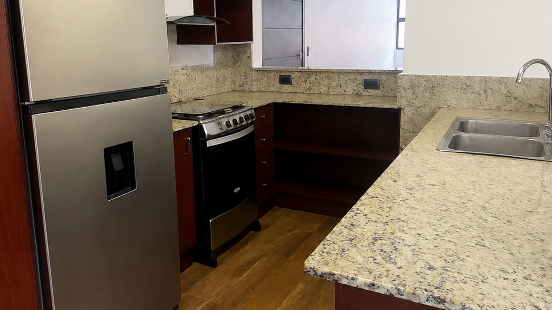 Amplio Apartamento en renta zona 14, La Villa. - Miniatura 6