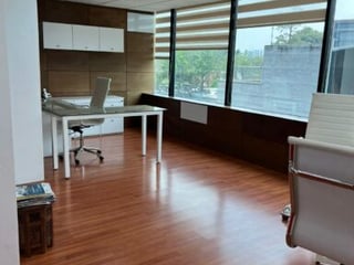 Oficina amueblada en renta, Europlaza zona 14 - 5