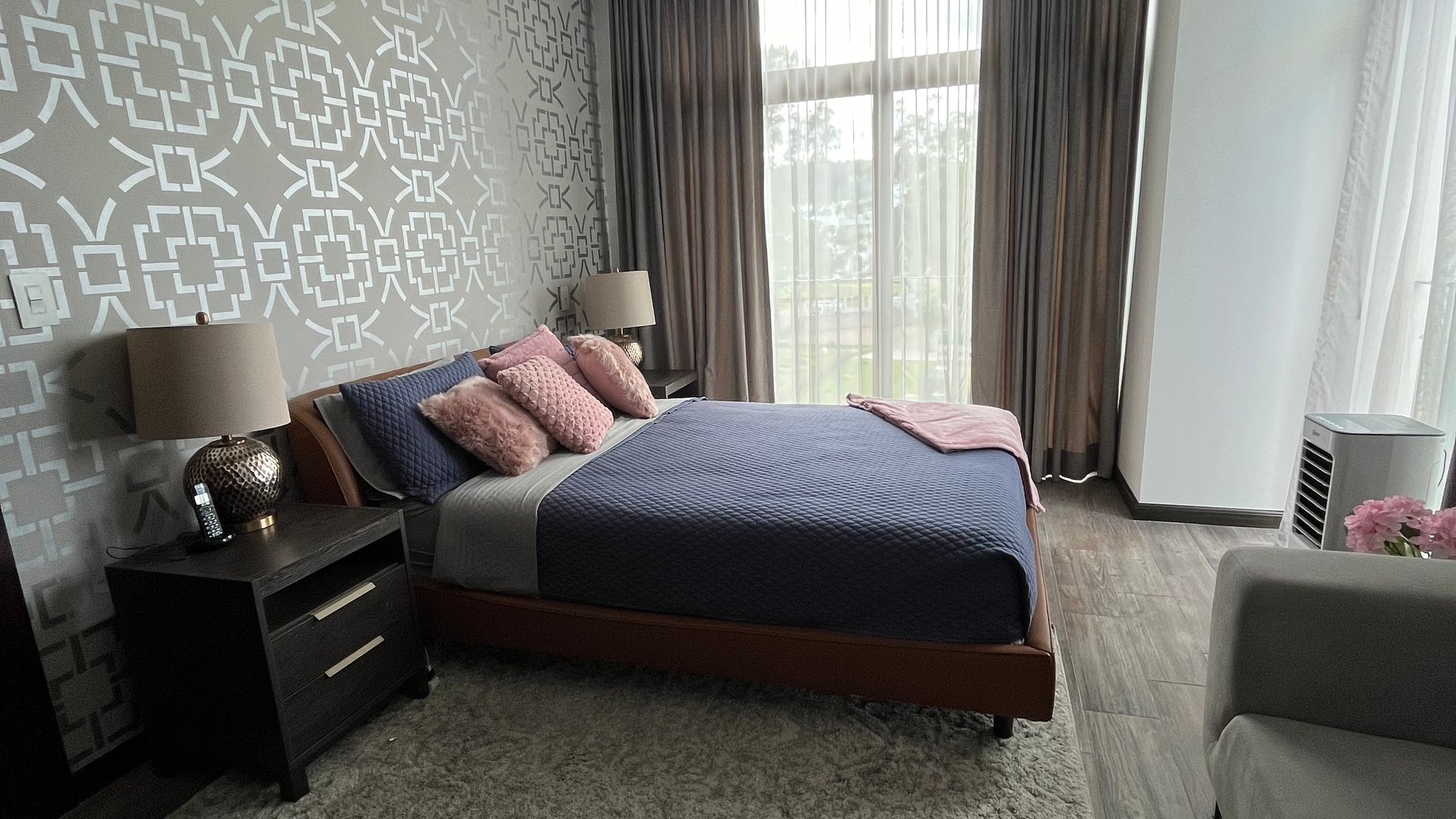 Vendo o rento Apartamento de 2 habitaciones en  Lirios  de Cayala 1 . zona 16