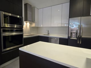 Apartamento de Lujo con Jardin en venta en la zona 14 - Image 2