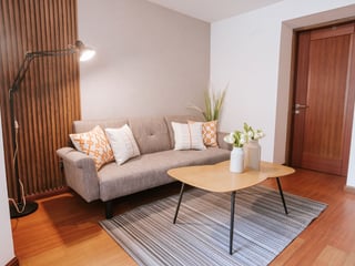 Apartamento remodelado y amueblado en renta, TorreNova zona 13 - Image 4