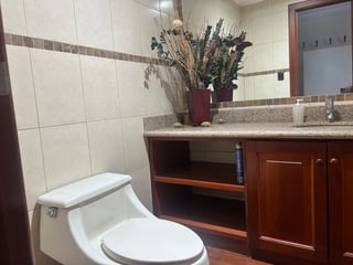 Apartamento Amueblado en Renta, Zona 14 Edificio Marqués del Valle - Image 8