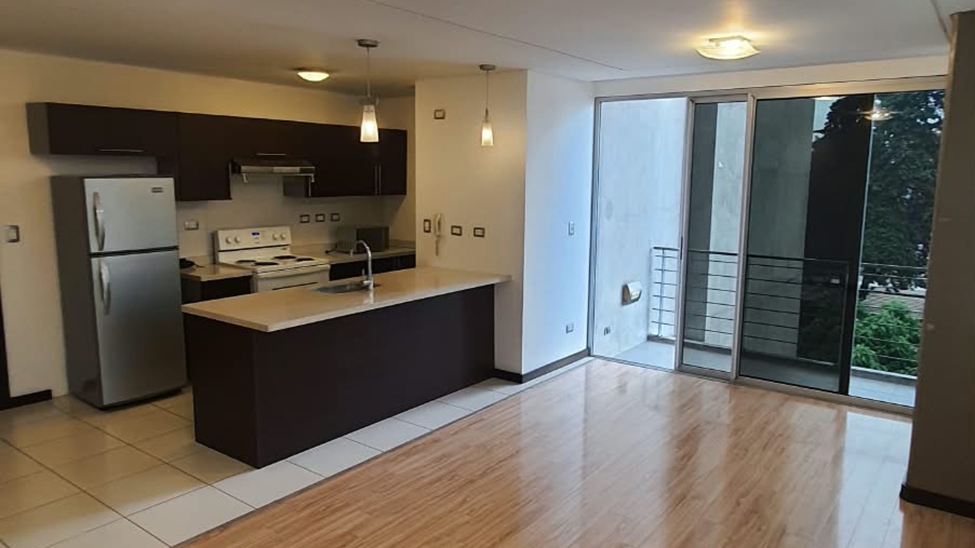 APARTAMENTO EN ALQUILER ZONA 14  CERCANO AVENIDA LAS AMERICAS - Miniatura 7