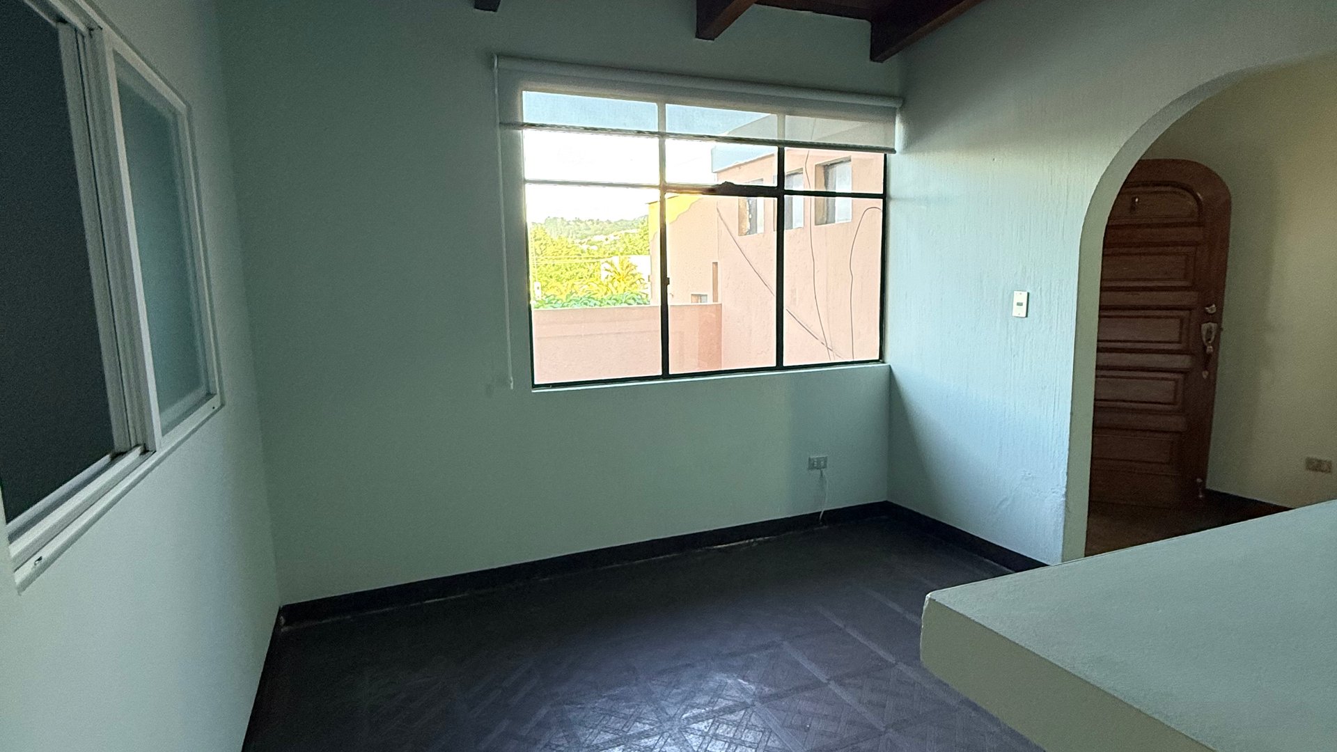 Casa ideal para oficinas en vh1 , zona 15. - Miniatura 4