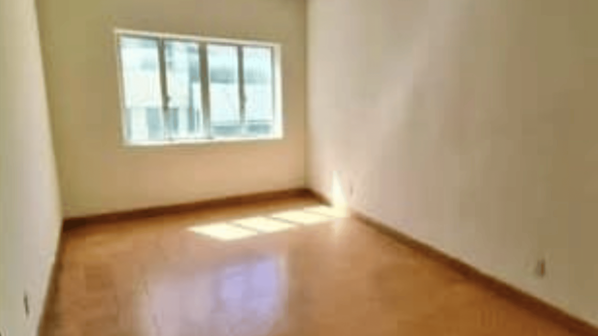 Alquiler de Céntrica Oficina 85mt2 - Edificio Helvetia, Zona 01