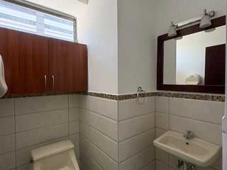 Oficina en Alquiler Edificio Marbella Zona 10 - Image 5