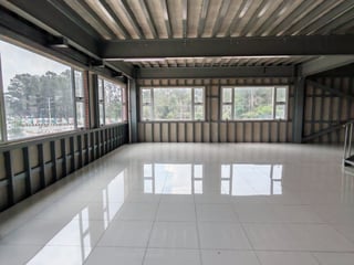 Rento Oficina Comercial en plaza Canadá zona 12 - 3