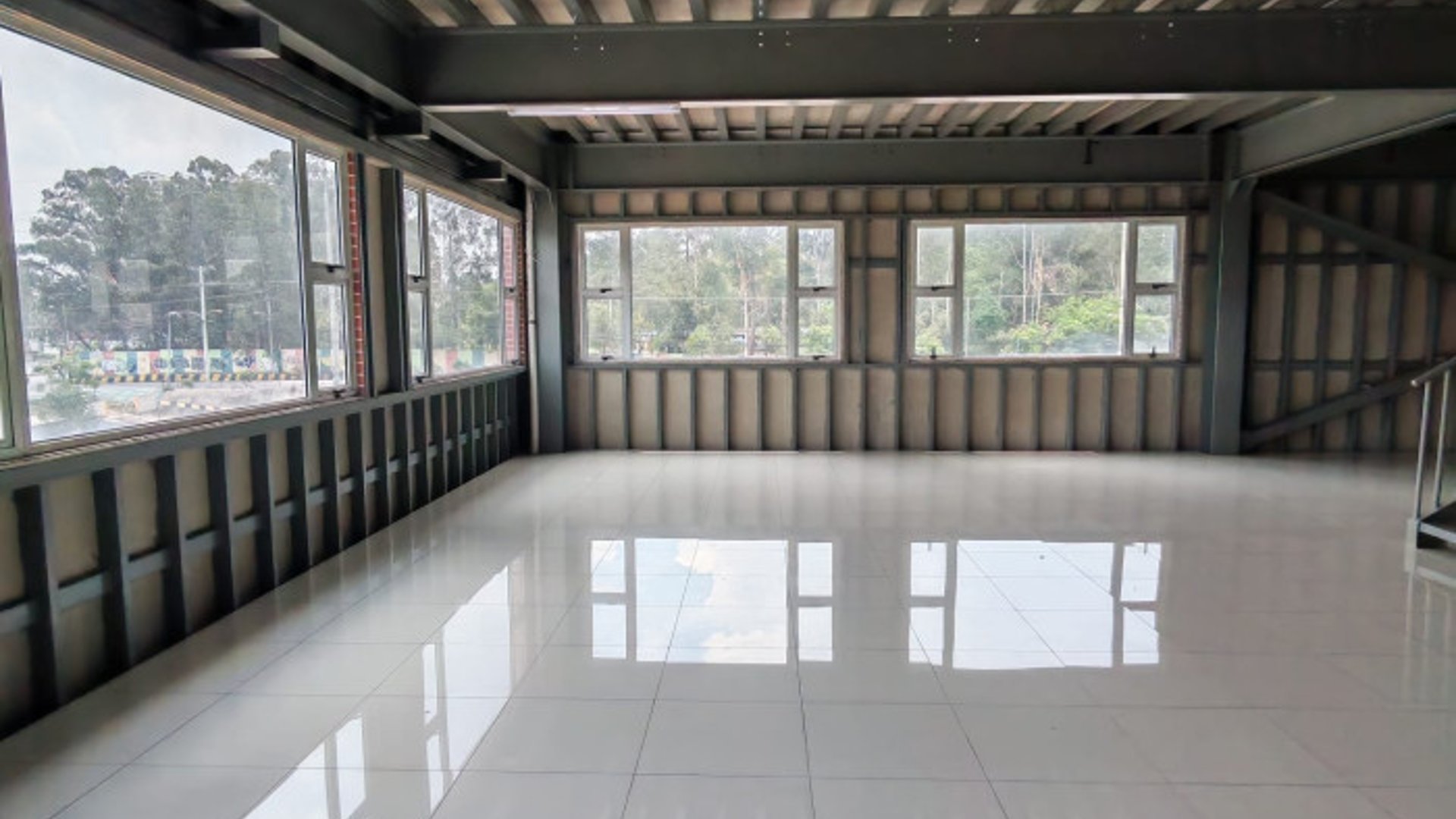 Rento Oficina Comercial en plaza Canadá zona 12 - Miniatura 3