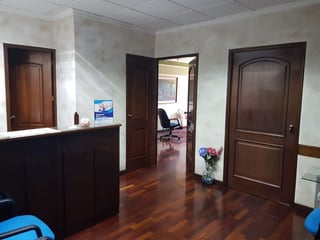 *Alquiler de espacio de Clínica en Edificio Multimédica Zona 15* - 2