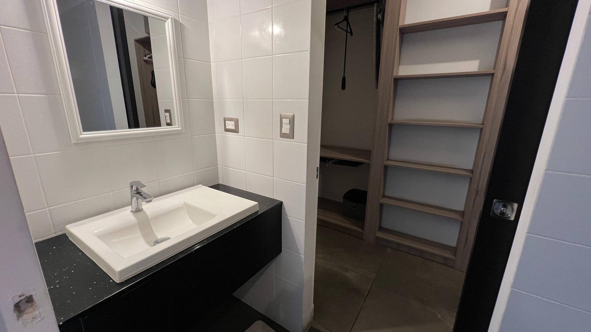 Apartamento en venta en edificio shift cayala zona 16 - Miniatura 7