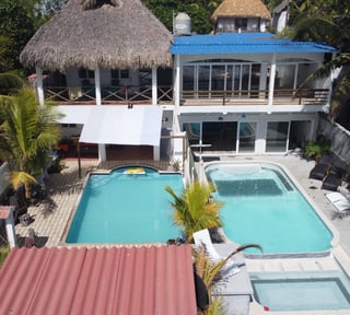CASA DE PLAYA EN VENTA, EN IZTAPA, CASA SOL Y CASA LUNA
