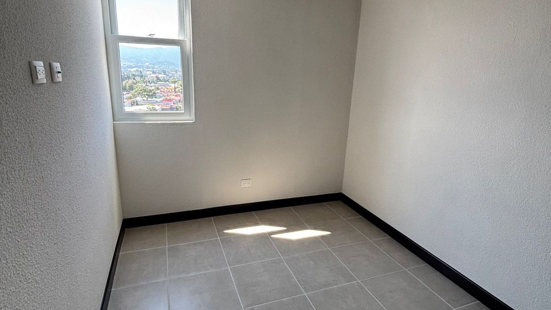 VENTA DE CÉNTRICO APARTAMENTO PARA ESTRENAR - ESENTA, ZONA 12 - Miniatura 2