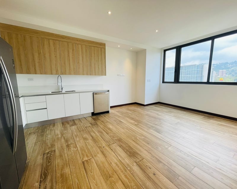 VENTA Ó ALQUILER DE MODERNO APARTAMENTO - VHISTA, ZONA 15