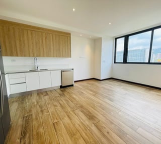 VENTA Ó ALQUILER DE MODERNO APARTAMENTO - VHISTA, ZONA 15