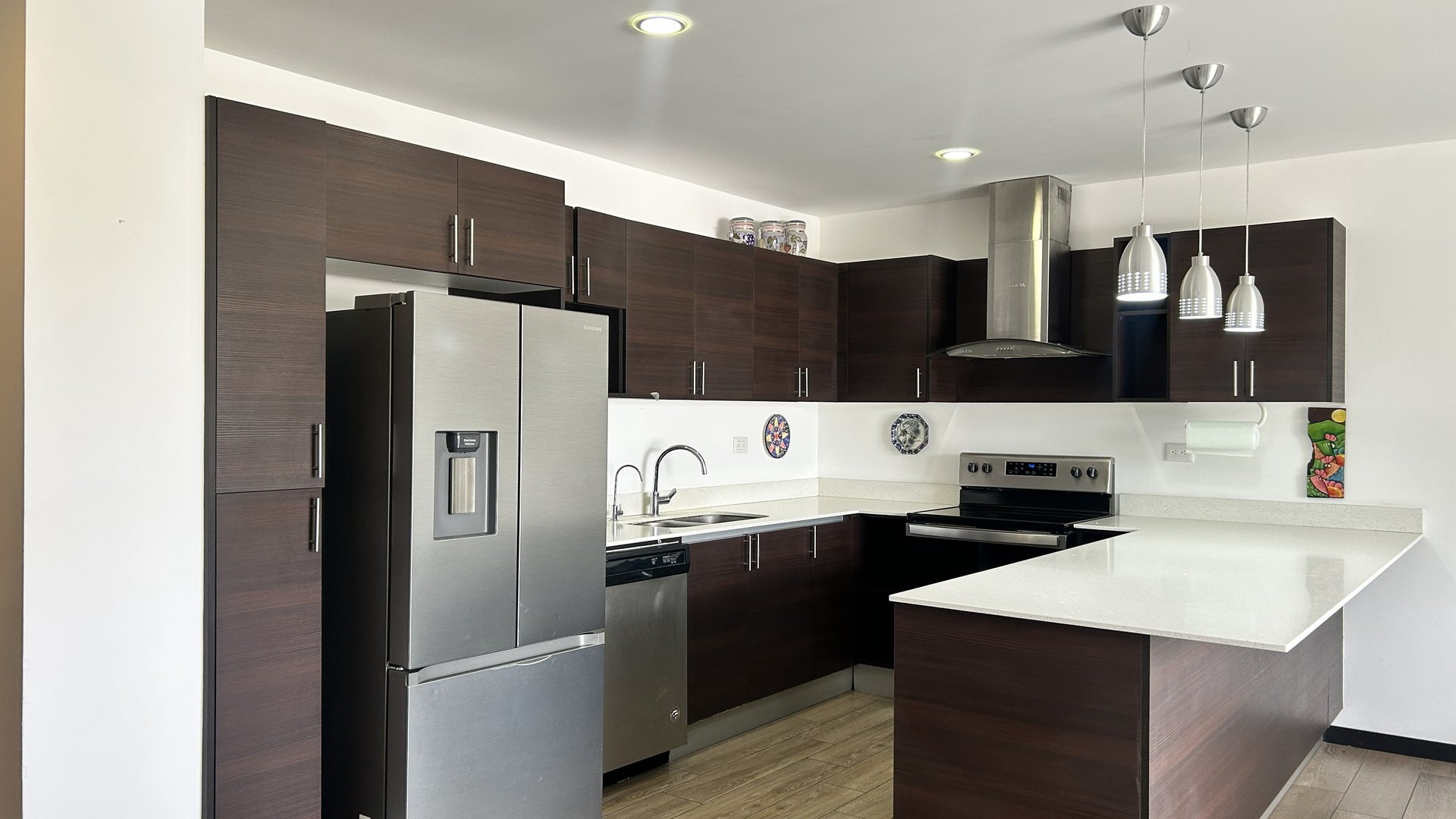 Apartamento Amueblado en ALQUILER Edificio Borghetto zona 15 - Miniatura 4