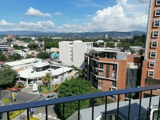 Oficina equipada en renta en zona 4 Guatemala - Image 9