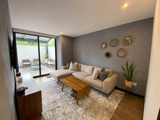 Apartamento de 3 habitaciones en alquiler, Edificio Castalia zona 15 - Image 1