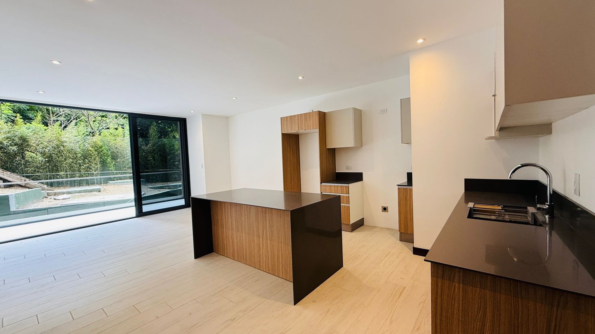 VENTA DE EXCLUSIVOS APARTAMENTOS - SPAZIO, ZONA 15