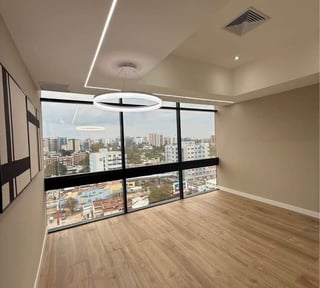 OFICINA O CLINICA EN EDIFICIO RENOVATI ZONA 10