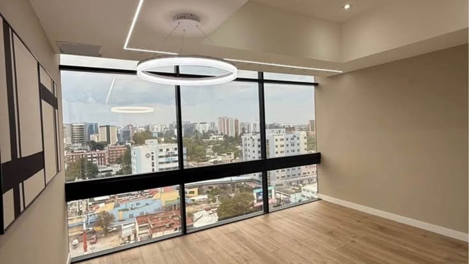 OFICINA O CLINICA EN EDIFICIO RENOVATI ZONA 10