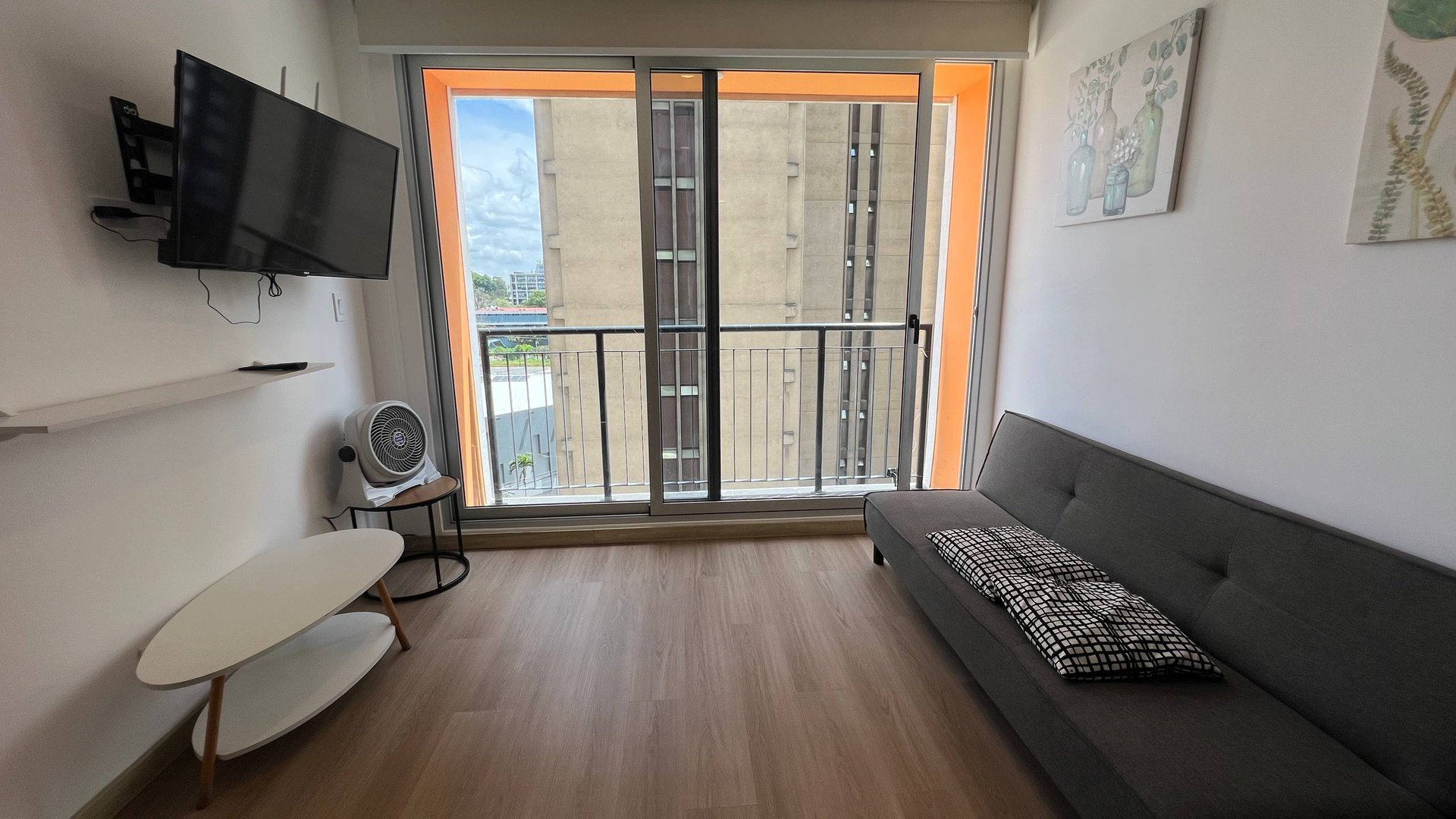 Apartamento en renta en Edificio Vivo 4 zona 4 - Miniatura 2