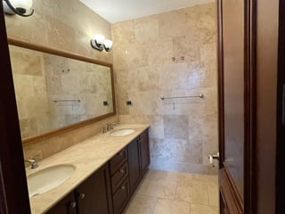 Apartamento amueblado de 2 habitaciones en alquiler Torre Real CES - Image 14