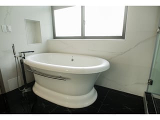 LA FONTANA / CASA EN VENTA , CES - 5