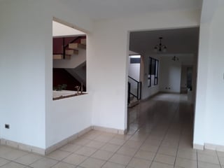 Casa en VENTA en Residencial San Antonio Carretera a El Salvador - Image 13
